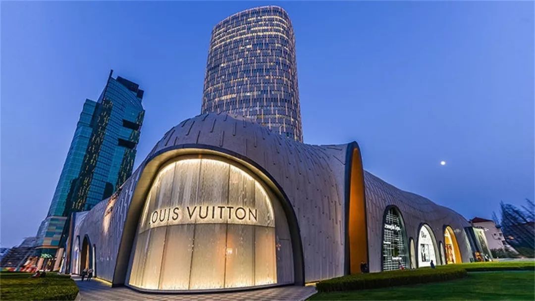 资产7000亿lv老板成全球第二大富豪新款设计美出天际网友爆抢售罄