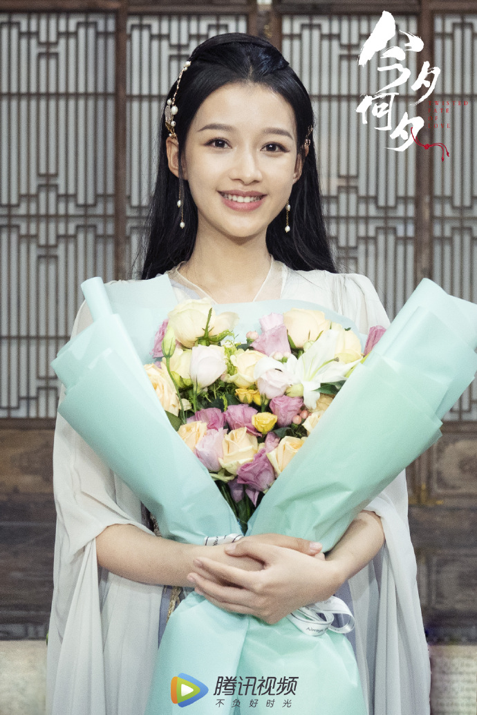 今夕何夕新海报孙怡古装又美又飒男主金瀚俊美非凡