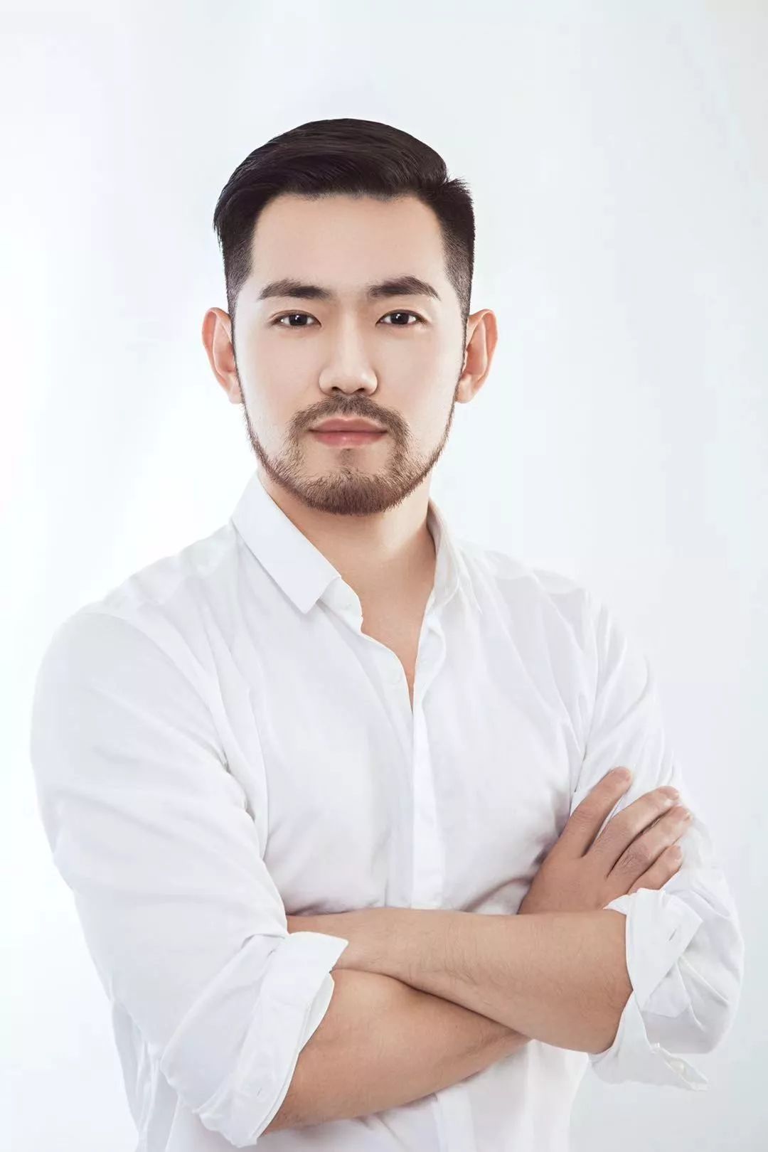 电影《寻爱》饰男一导演于晓洋话剧《捡洋落》饰演男一赵大山姓名