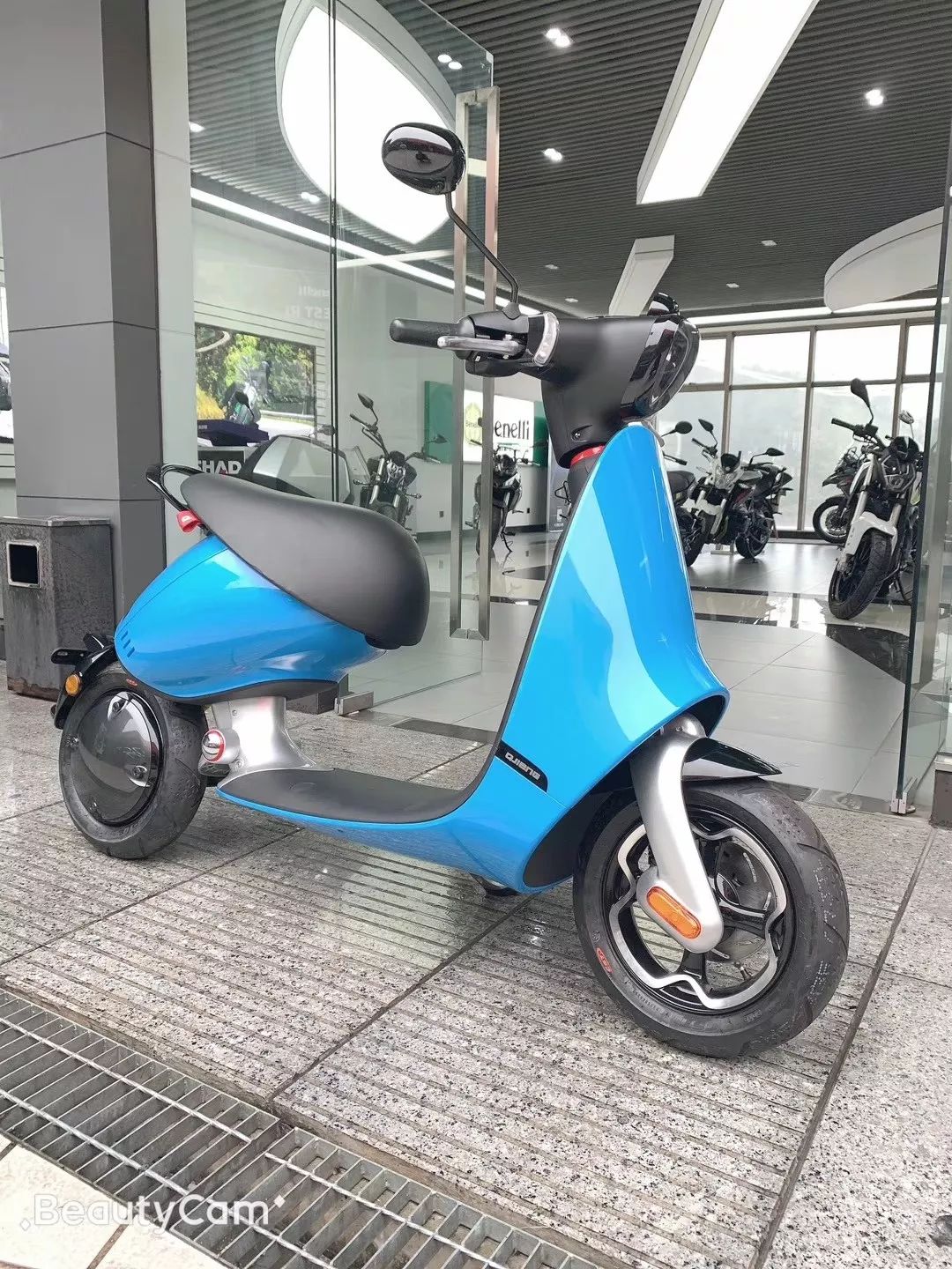 车型:钱江东动bo地点:贵州机车汇时间:2019年11月26日展厅实拍