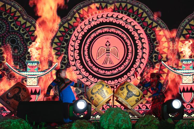 2020年华夏五洲民族春晚火辣相约于东川太阳谷