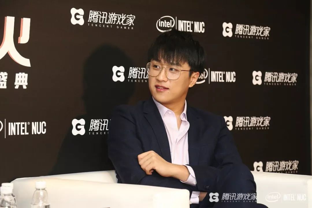 专访kpl官方解说李九想成为一名纯粹的有棱角的体面解说