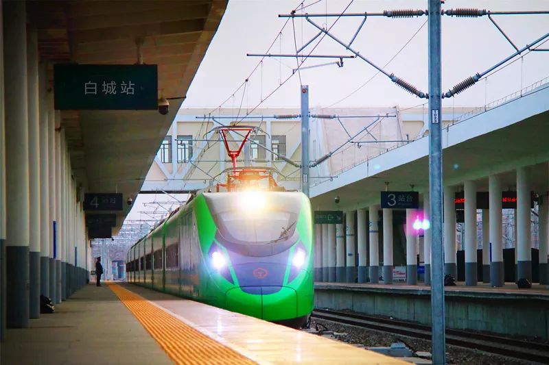 城事镇赉首次开行动车组列车通榆至长春仅需3小时59分