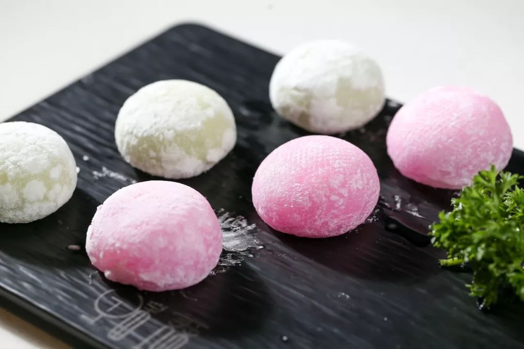 徐州首家!他改造40年前的绿皮火车成火锅店,请央视名人当大厨!