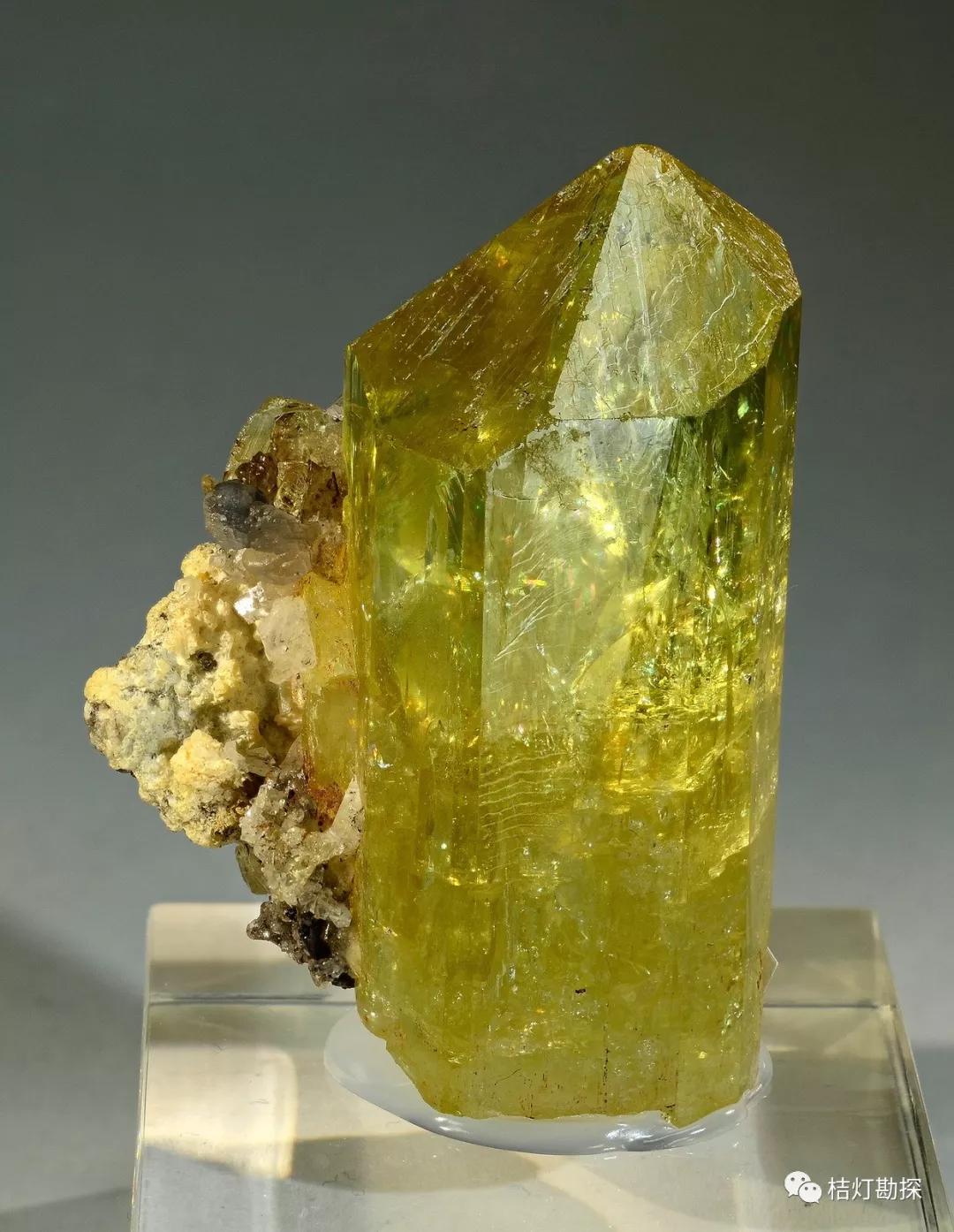 通透看看好的矿物是什么颜色