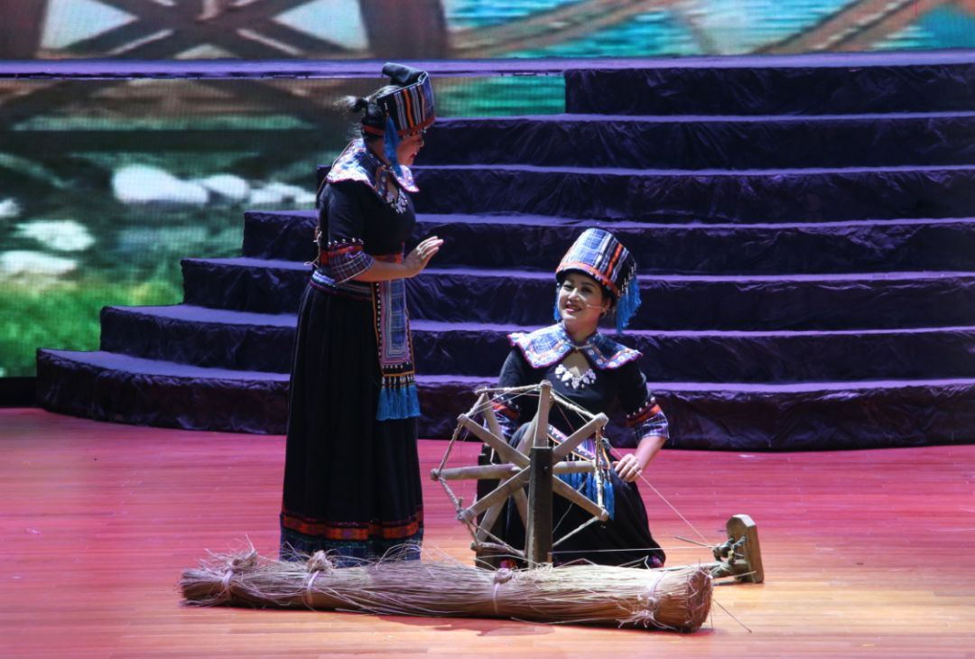 多彩非遗秀龙州龙州天琴亮相崇左市非物质文化遗产成果文艺展