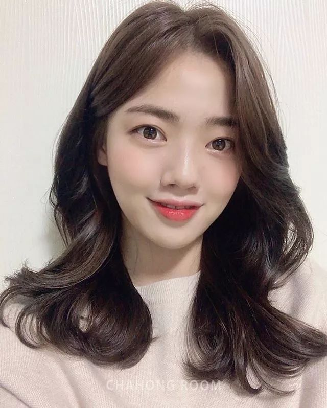 今冬流行"韩风大波浪",一看就很美_发型