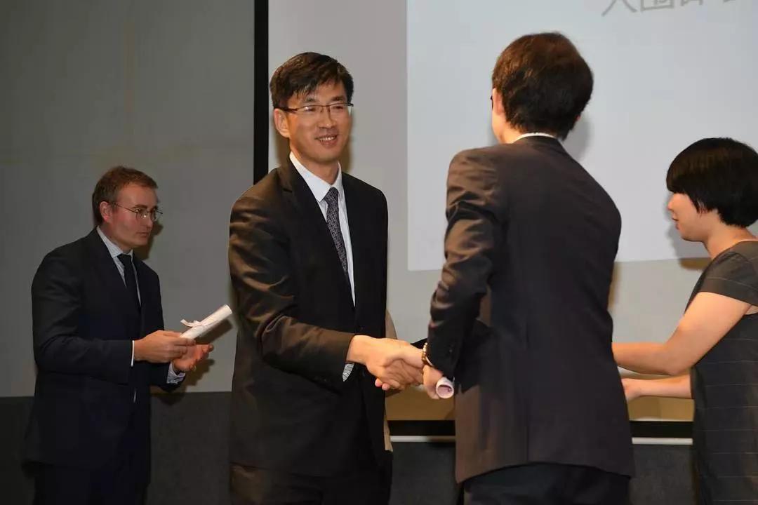 而对于本次合作,雷诺集团中国区传播总监顾明(上图左二)说到:"雷诺