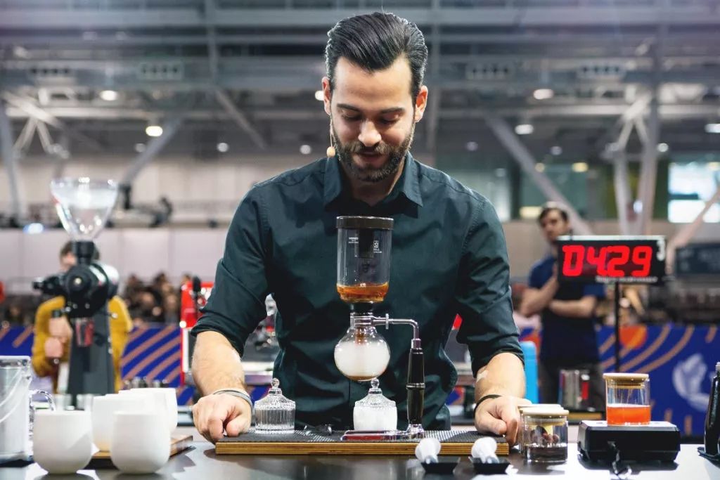 世界明星咖啡师表演秀12月空降广州!_比赛