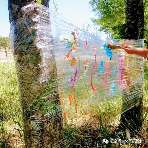 艺术冬天到了我给大树穿花衣