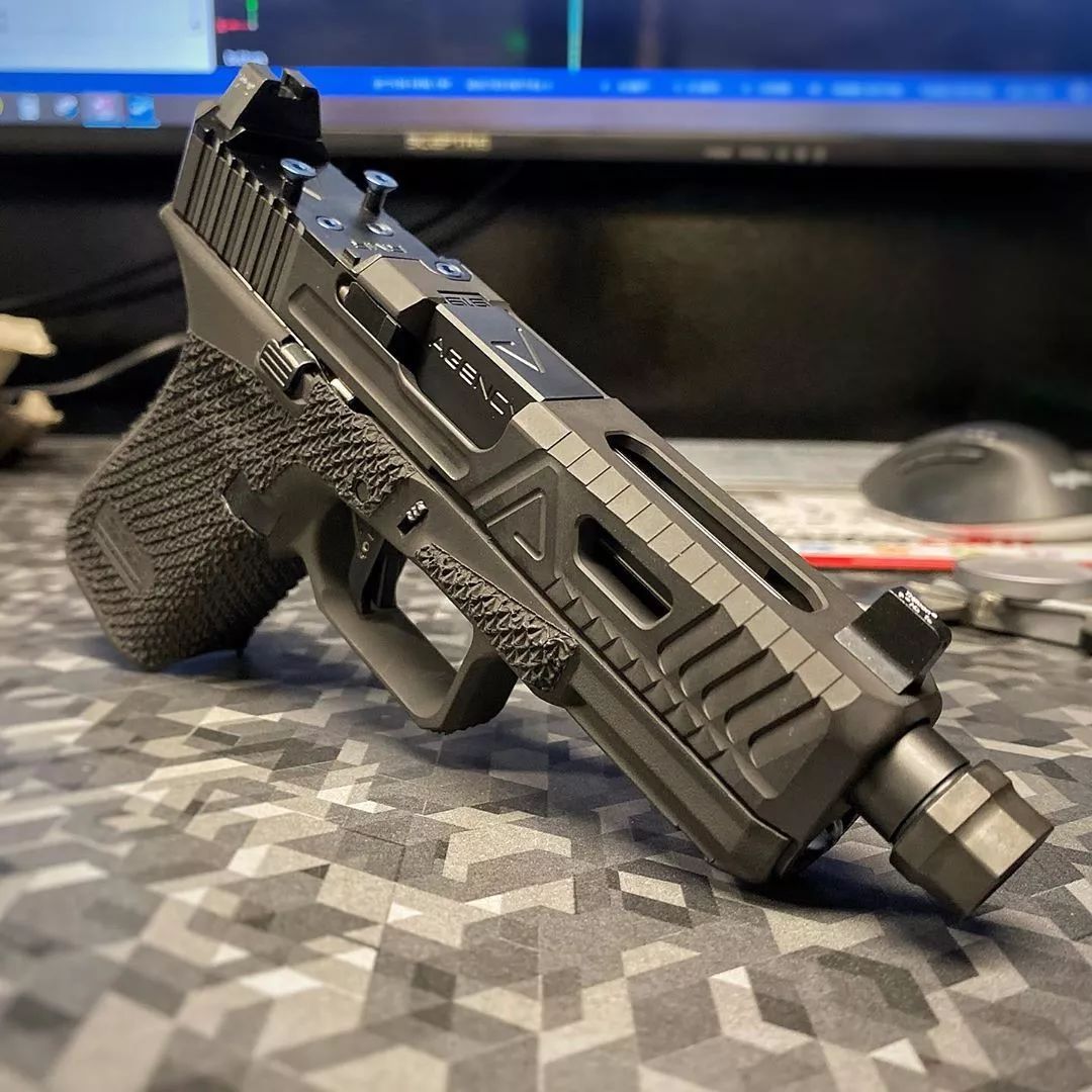 生猛异常的土豪款改装了agencyarms公司套件的手枪图集