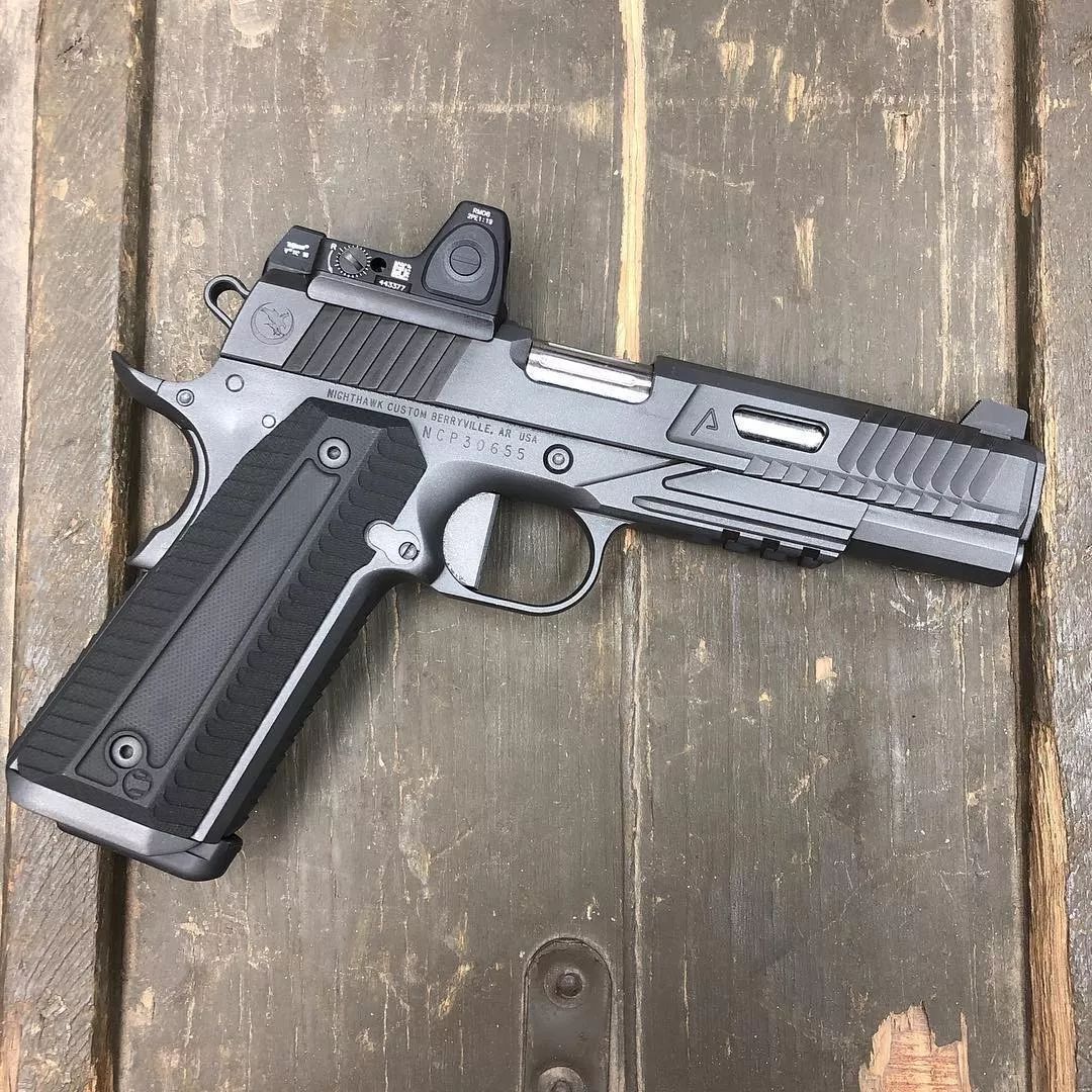 生猛异常的土豪款改装了agencyarms公司套件的手枪图集