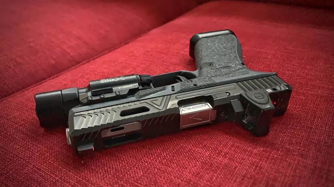生猛异常的土豪款改装了agencyarms公司套件的手枪图集