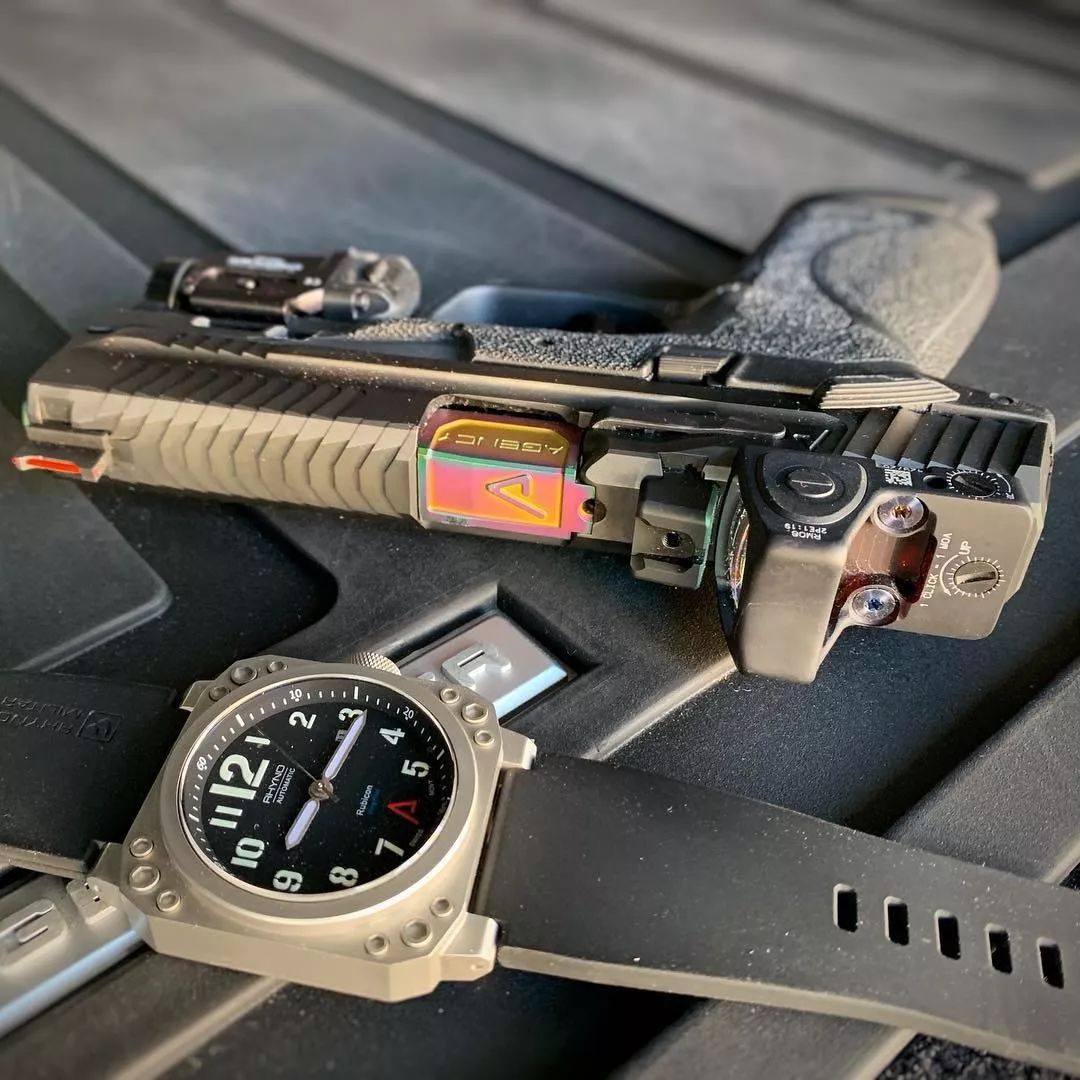 生猛异常的土豪款改装了agencyarms公司套件的手枪图集