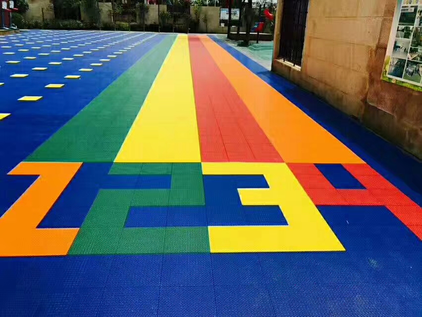 幼儿园和篮球场铺设悬浮地板对地面的要求