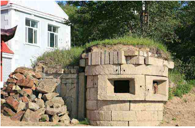 原创抗日战争时,为何八路军不瞄准碉堡机枪眼击毙敌人?看看有多难