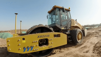 场面超燃徐工无人驾驶压路机大规模集群施工