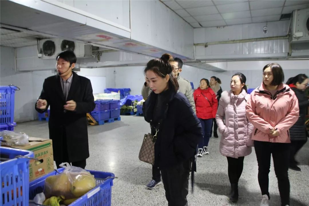 黄马甲生鲜物流基地图片