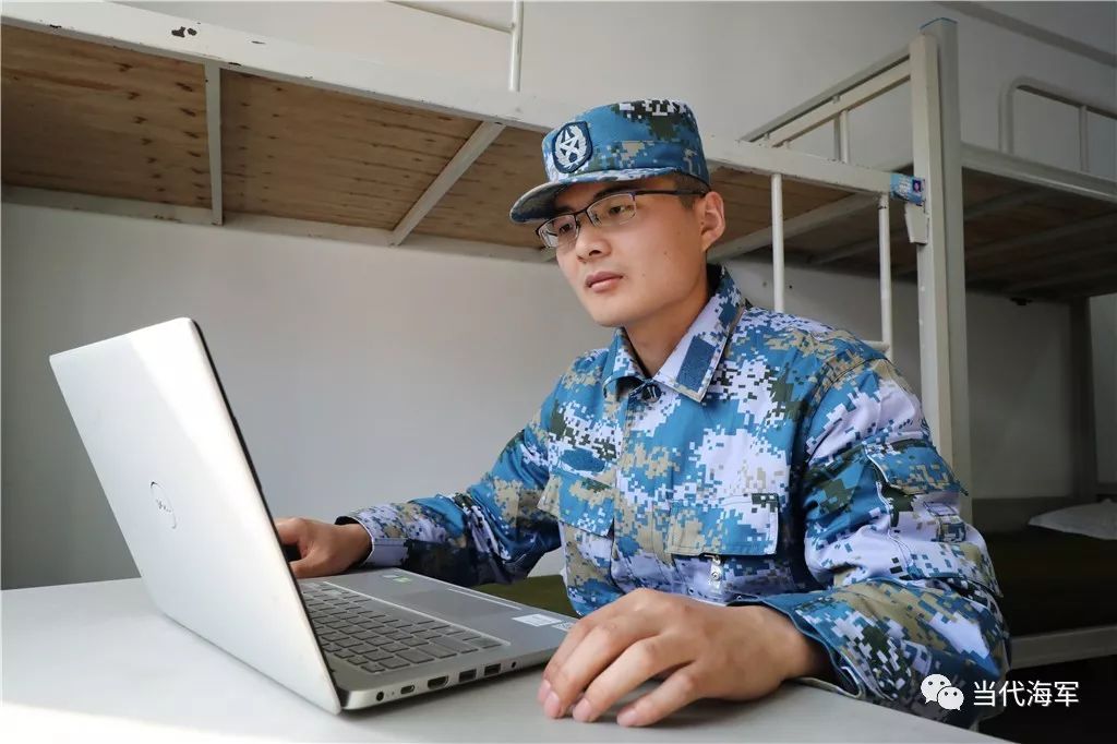 群英荟萃看海军新聘文职人员各个身怀绝技