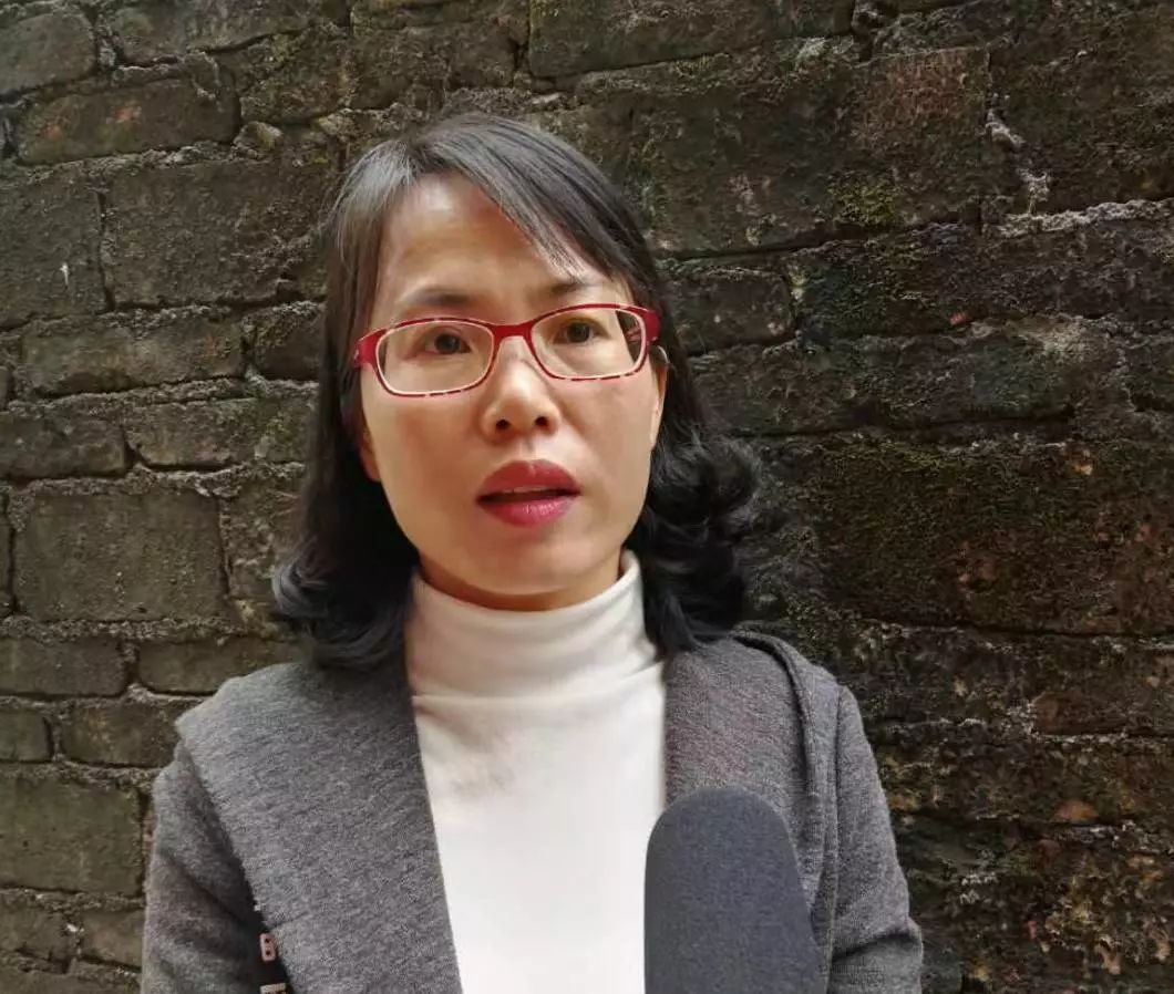 吴丽霞告诉记者,"百十行动践初心"活动得到街道大工委,社区大党委33个