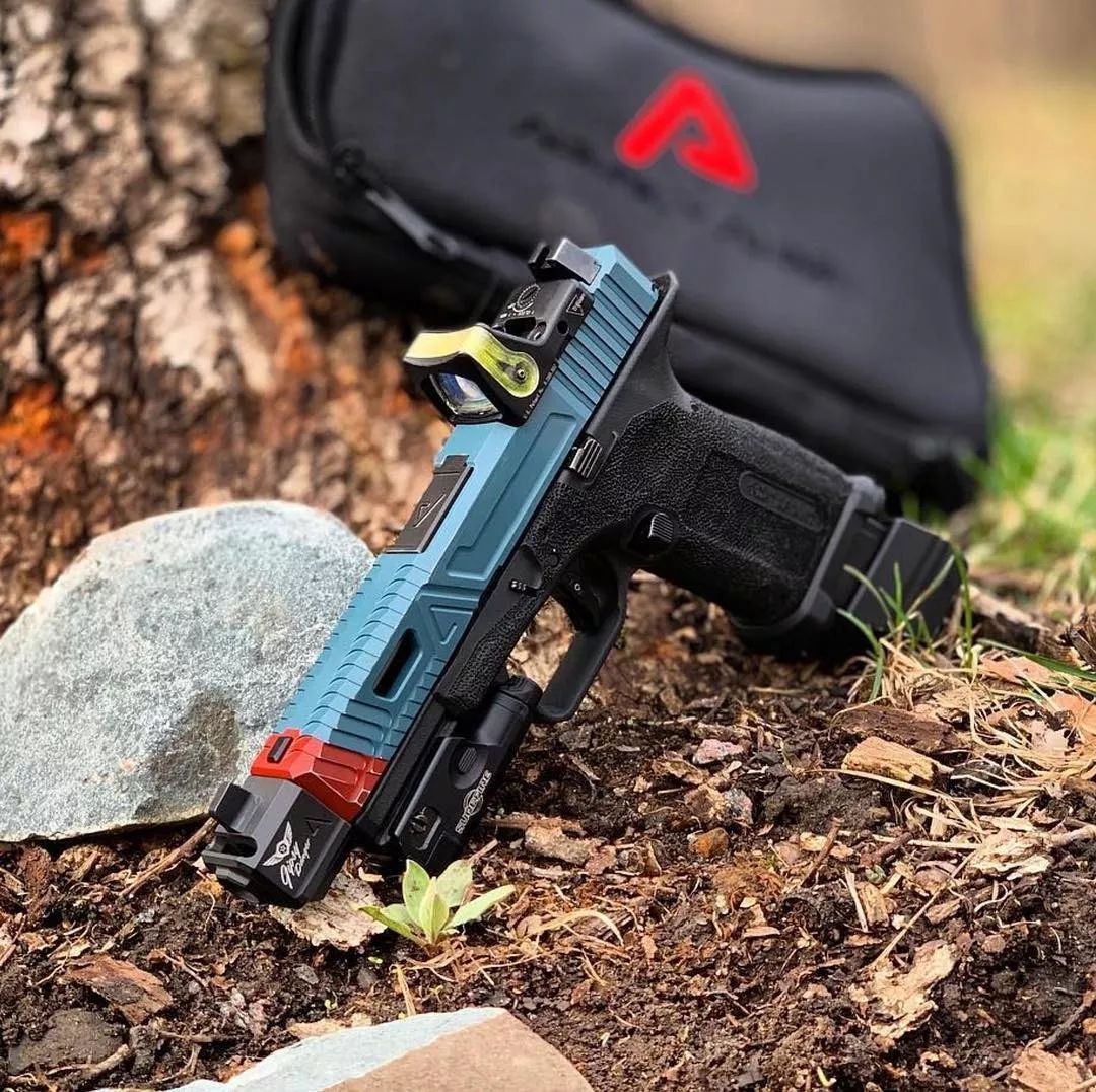 生猛异常的土豪款改装了agencyarms公司套件的手枪图集