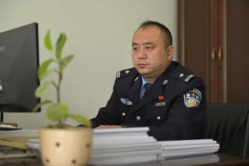 一把插向黑恶势力的尖刀