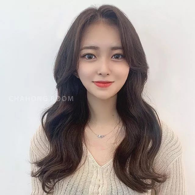 今冬流行韩风大波浪一看就很美