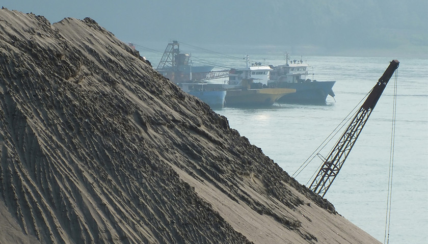 长江采砂特大涉黑案开庭:横跨9省涉案过亿,水银直排长江