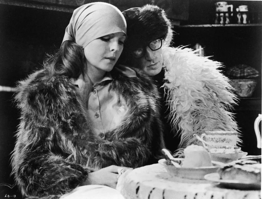 《教父》中演阿尔·帕西诺的妻子.