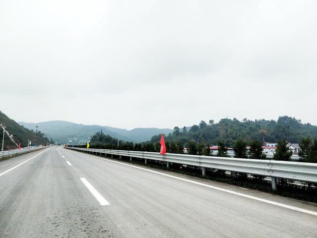 潼荣高速即将于12月底通车潼南至荣昌车程缩至1个小时