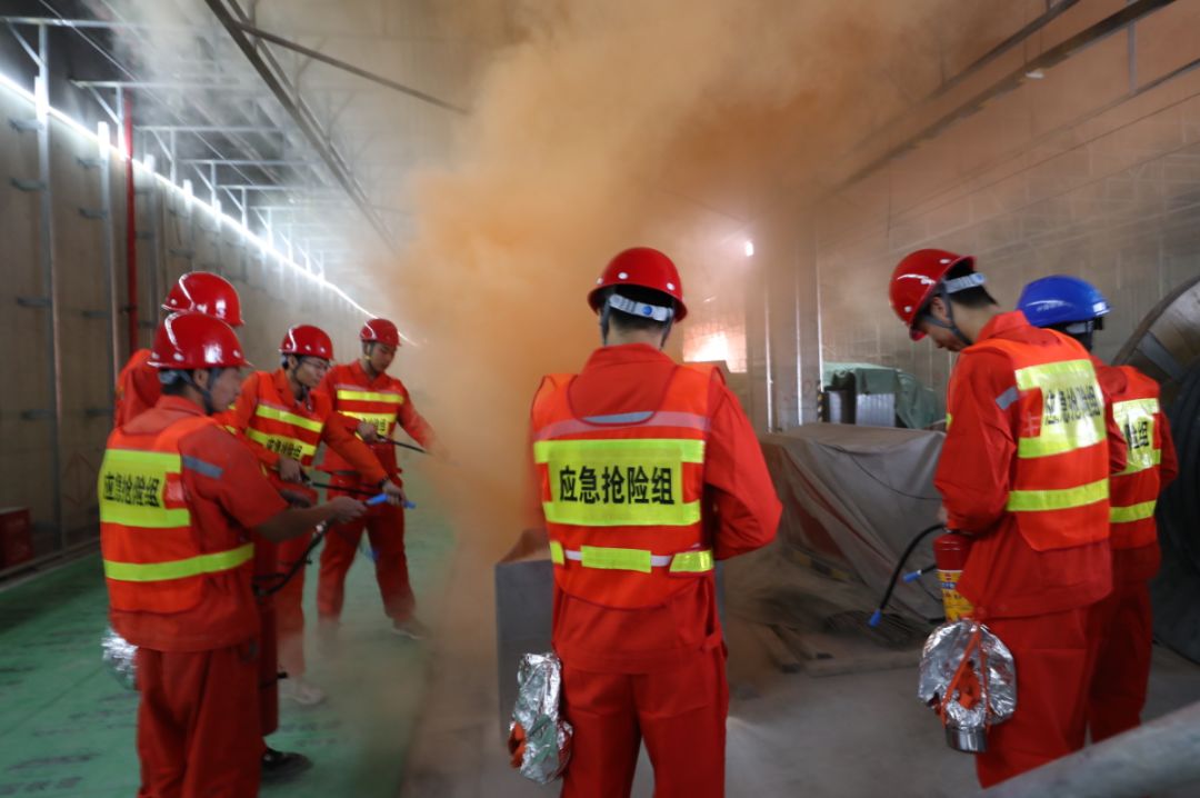 防患未然 铁建南方深铁10号线组织消防应急演练