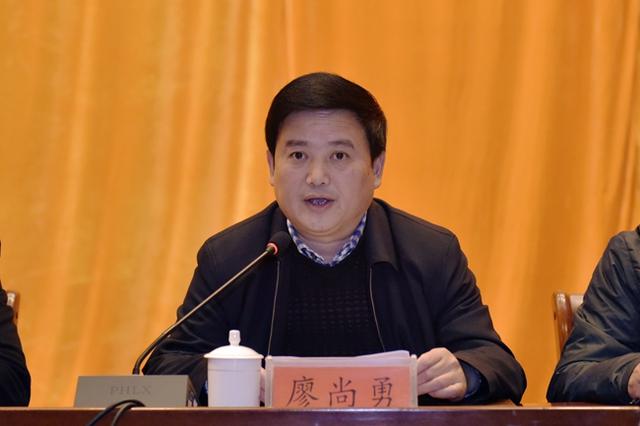 加快农业产业结构调整大力推动秋冬种和林下经济发展