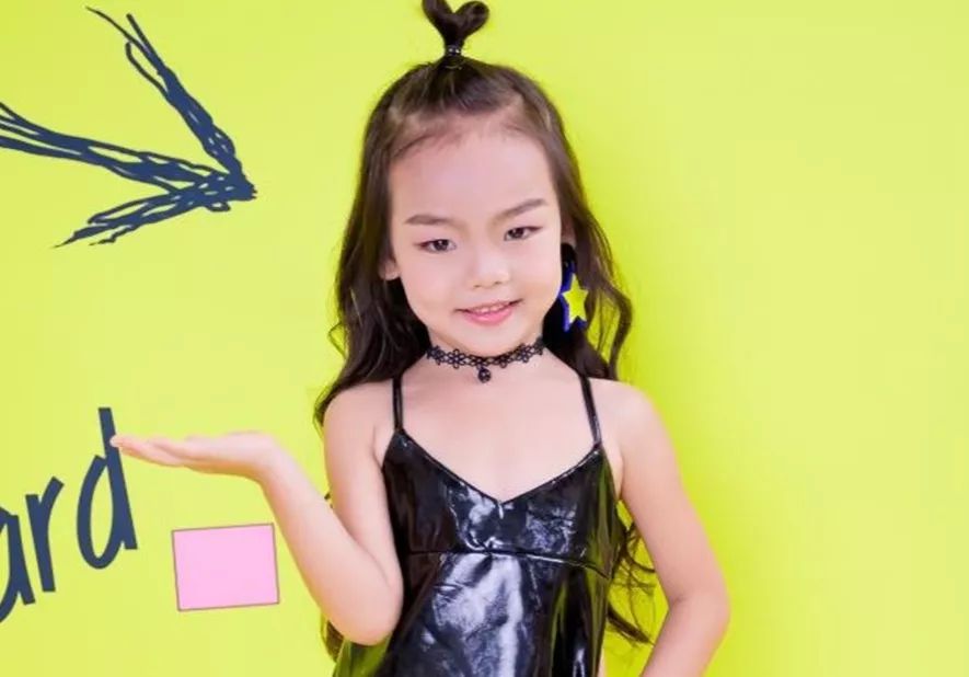 甜美酷女孩为舞蹈不懈努力贾佳欣