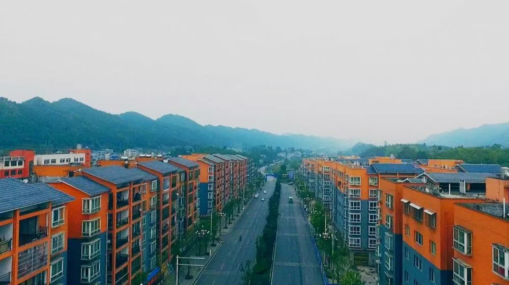 播州区泮水镇,地处遵义,仁怀,毕节三角腹地,被誉为"遵义西大门",326