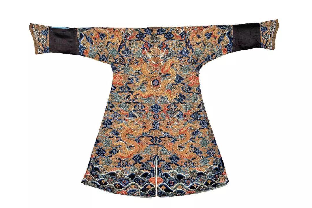 一件龙袍多少钱?