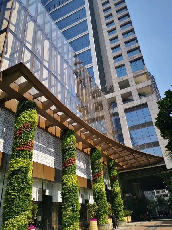 (地址: 广州市天河区珠江东路12号)广州卓美亚酒店位处珠江新城cbd,过