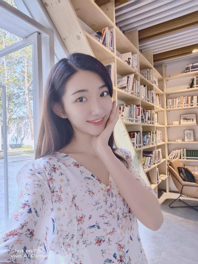 不会摆pose,不懂化妆?vivo s5自拍有绝招,即拍即美