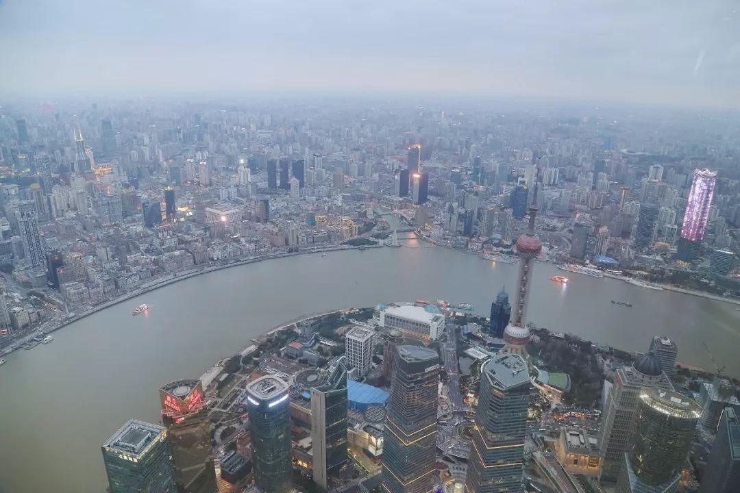 也就是说,2050年,如果不采取任何措施,上海也存在被海水入侵的威胁.