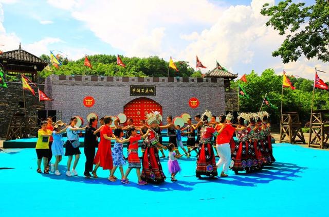 中国旅游景区大全之贵州苗王城