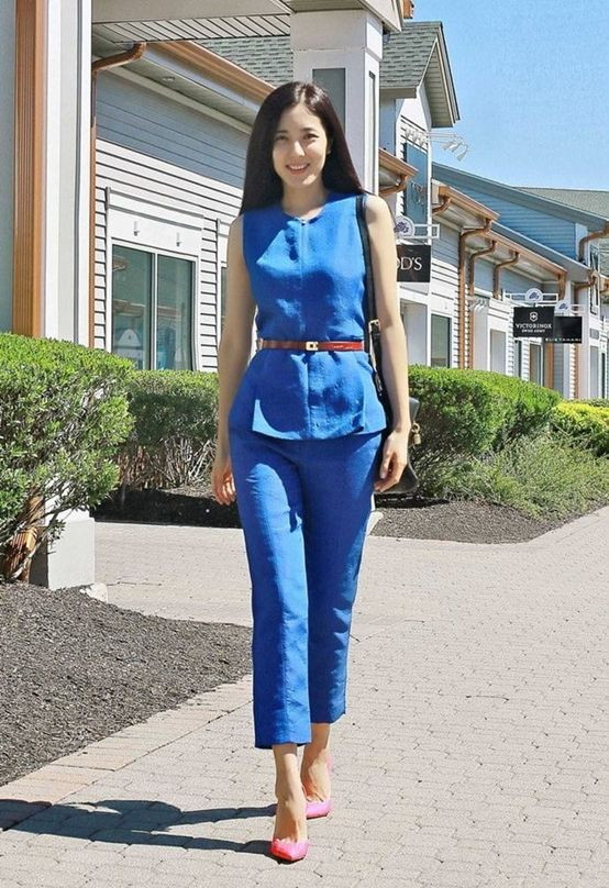 43岁曾黎生图流出,身材纤瘦高挑,怪不得曾颜压章子怡,袁泉_美人