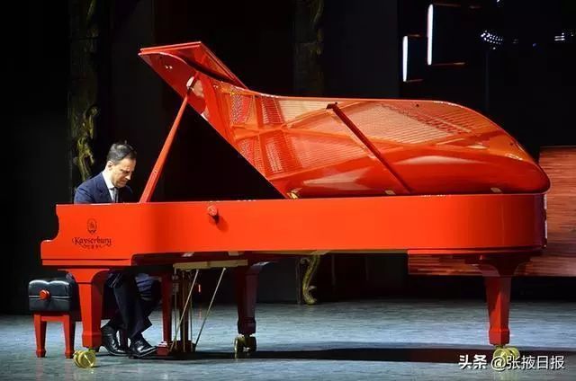 走进张掖: "丝路琴话"恺撒堡艺术家乔万尼·维塔莱蒂钢琴独奏音乐会