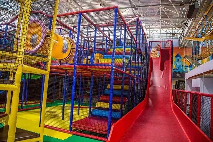 冬日蹦跶暖翻天399元抢原价252元爱丽丝奇幻乐园单次卡魔鬼滑梯百万