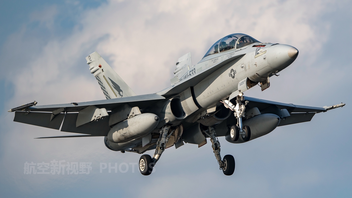 原创海军陆战队主力战机,f/a-18大黄蜂战斗机,擅长对地规模不小