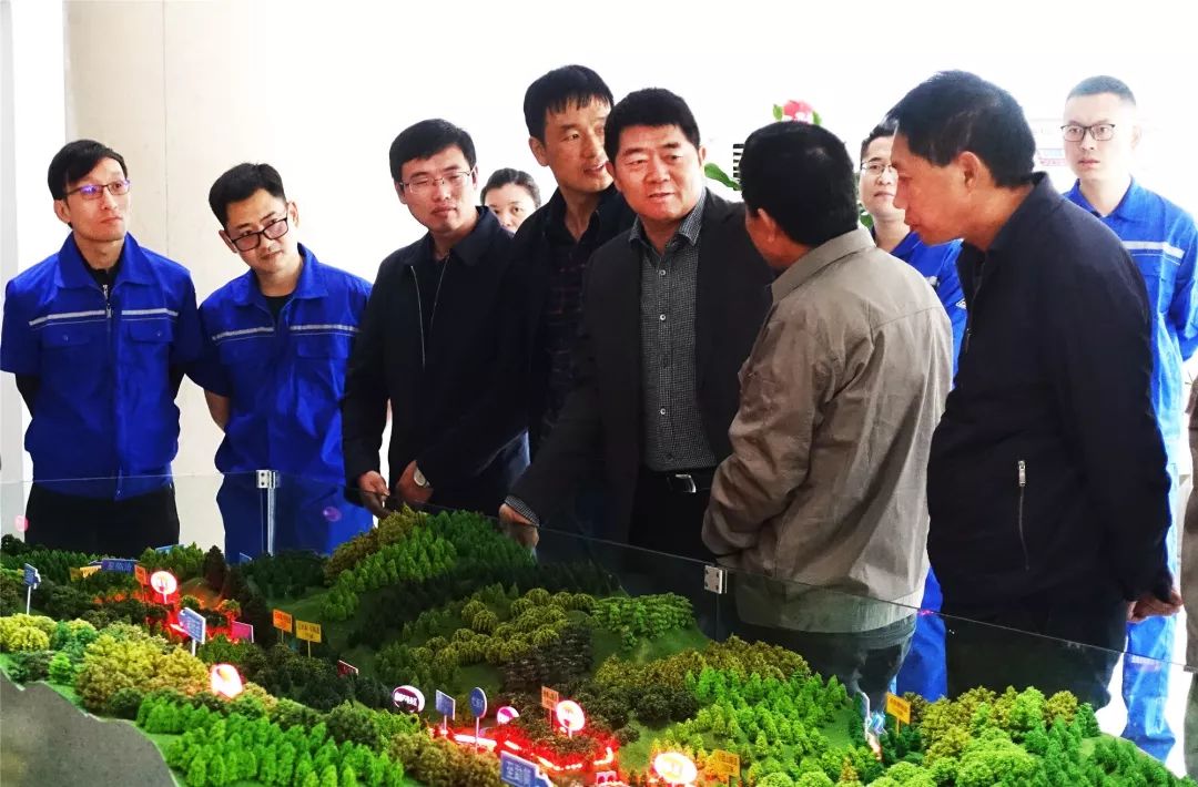 临沧市交通局局长欧再国,永德县常务副县长段学能,副县长李金昌,永勐