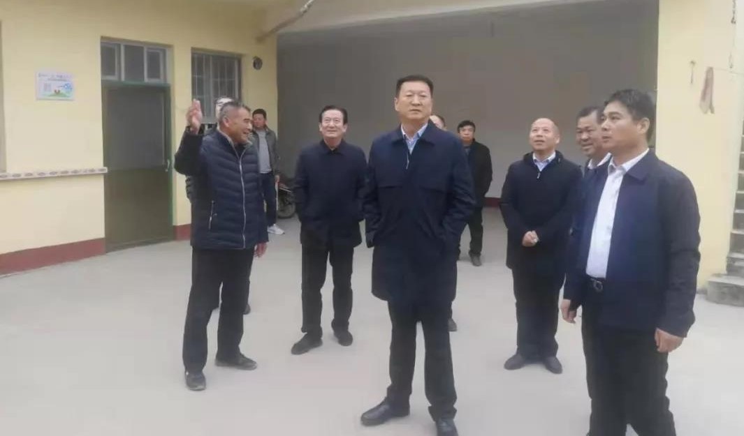 菏泽市委统战部副部长王乃光带队到沙土镇调研万名干部下基层工作开展