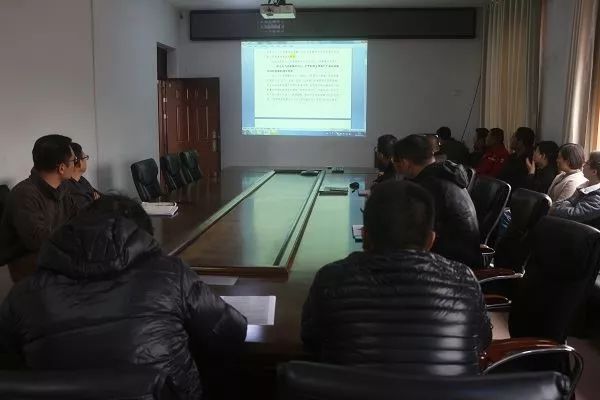 学习现场采油厂各单位掀起了学习张衍军同志在采油厂人力资源服务中心