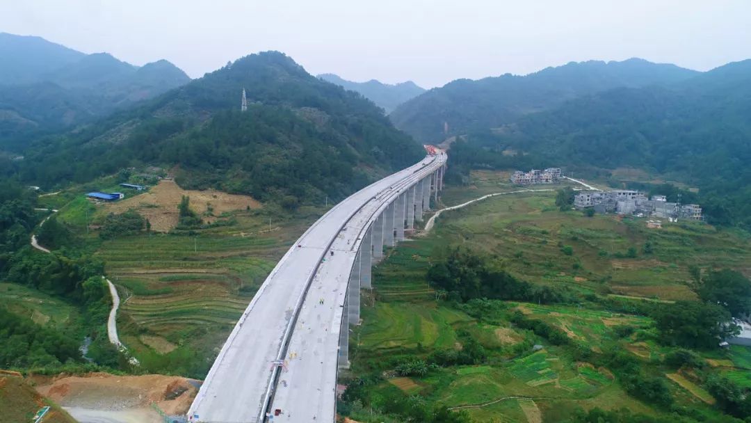 河池至都安高速公路图片