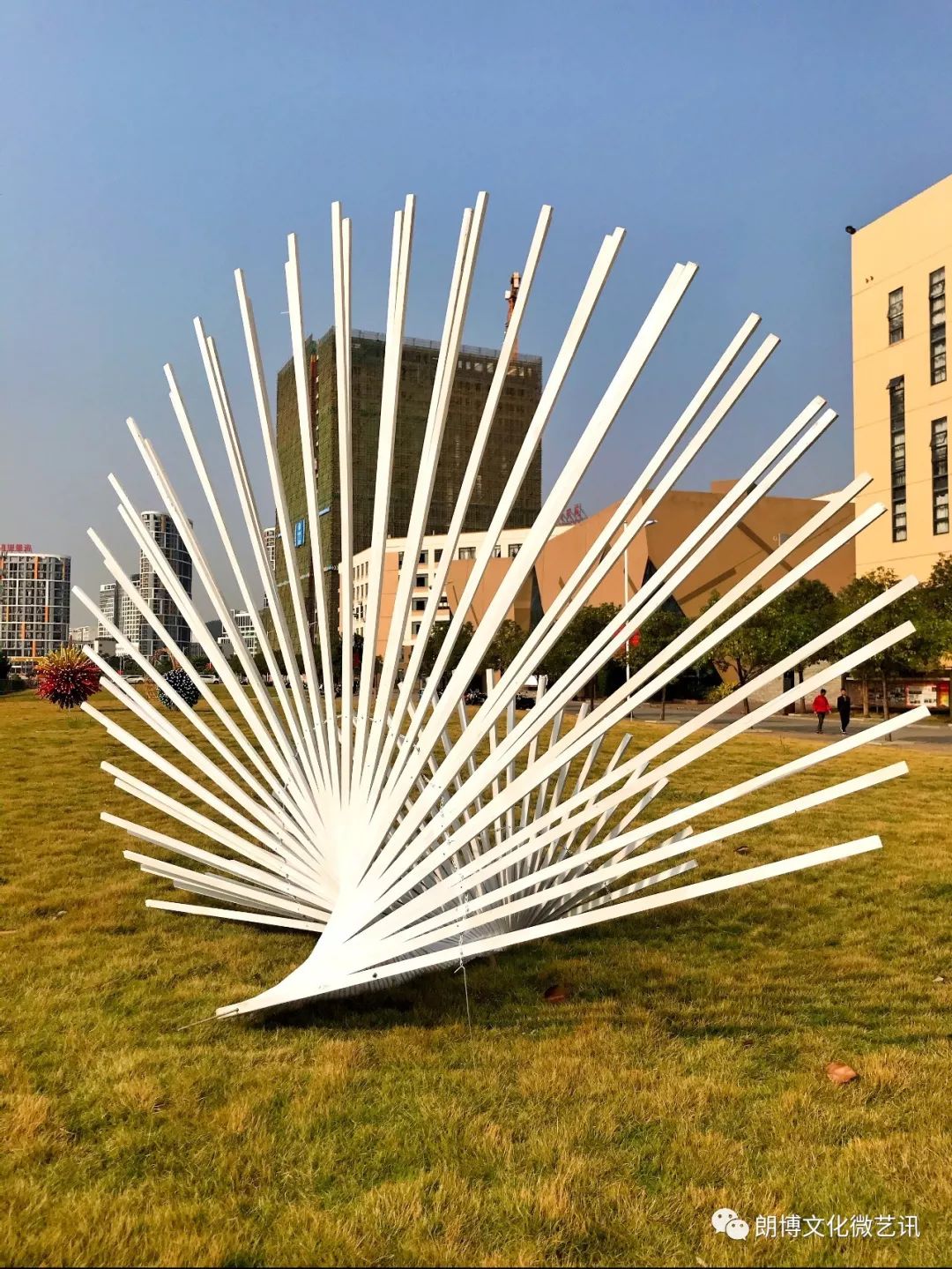 朗博带你看展览|"共·想"户外公共艺术作品登陆广艺相思湖校区大草坪