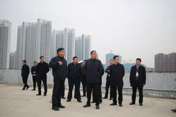 展鑫一行先后来到中石化济宁配送中心,一家一超市,济宁市北湖中学