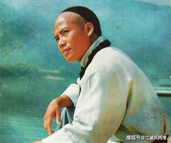 主角林海南的饰演者邱建国,曾是为武术运动员,以南拳,钢叉见长.